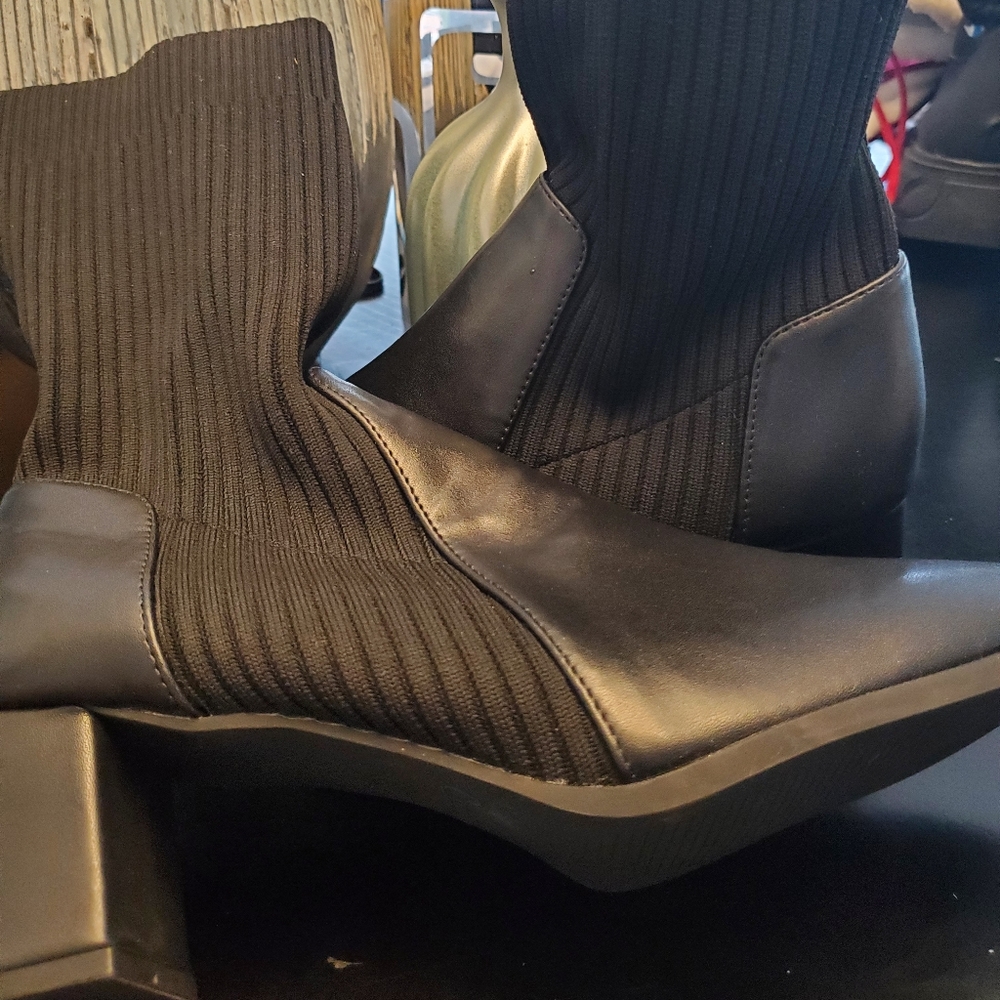 Cucco-o Point toe sockboots size 41